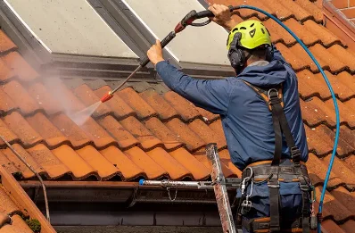 Démoussage et hydrofuge de toiture à Rospez
